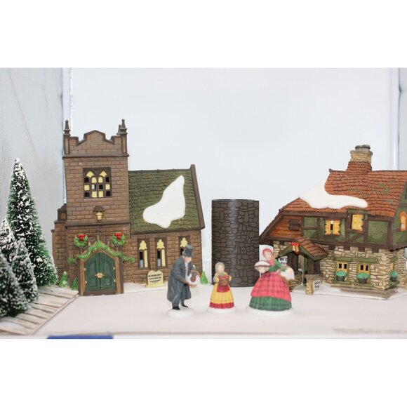 Dept 56 Dickens Village - The Spirit of Giving Gift Set - Picture 1 of 9
